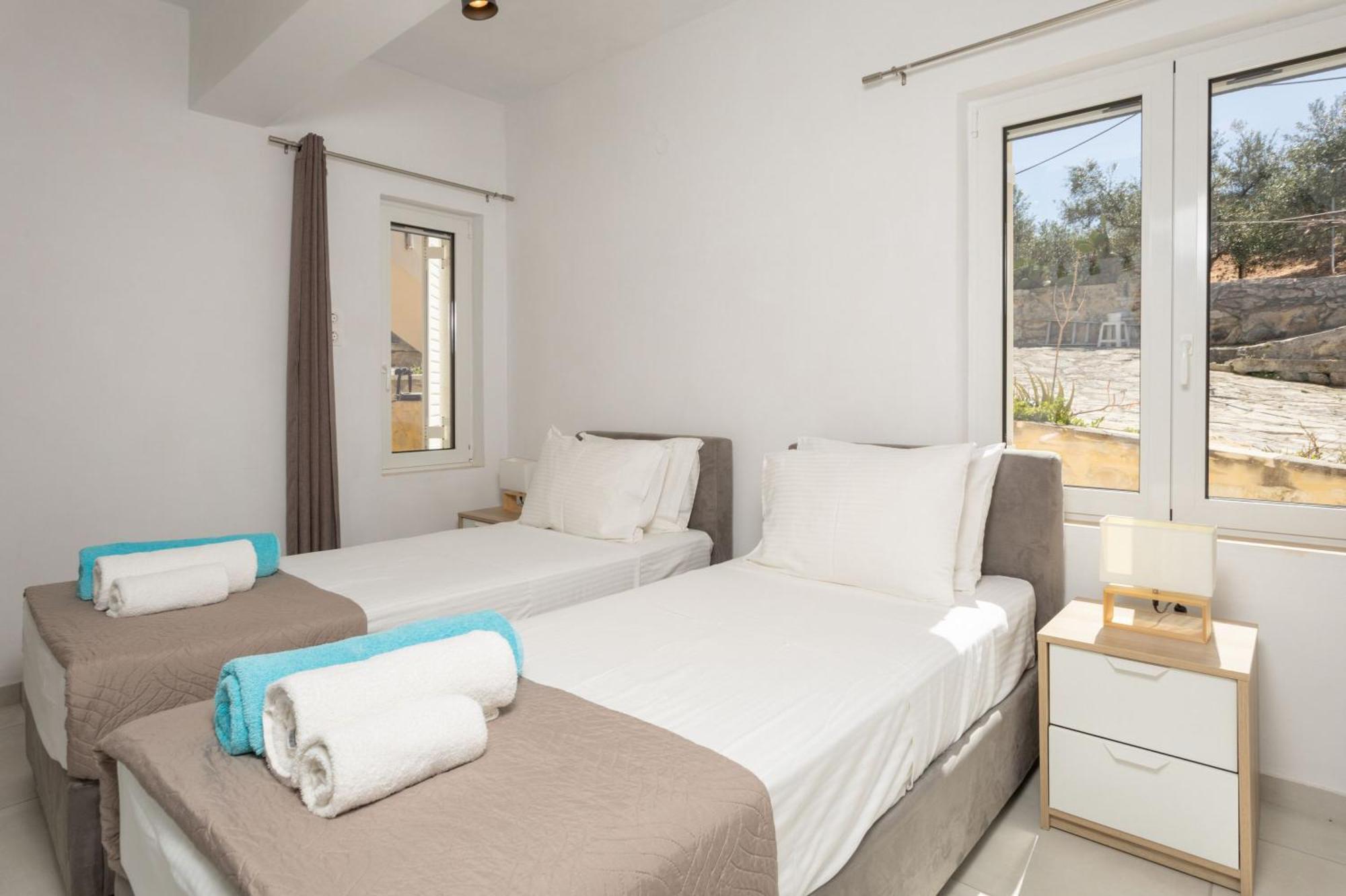 Villa Konstantinos Hilltop Vineyard Escape Almyrida  Bagian luar foto